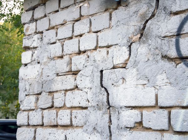 Cracked Brick Wall Repair in Stow
